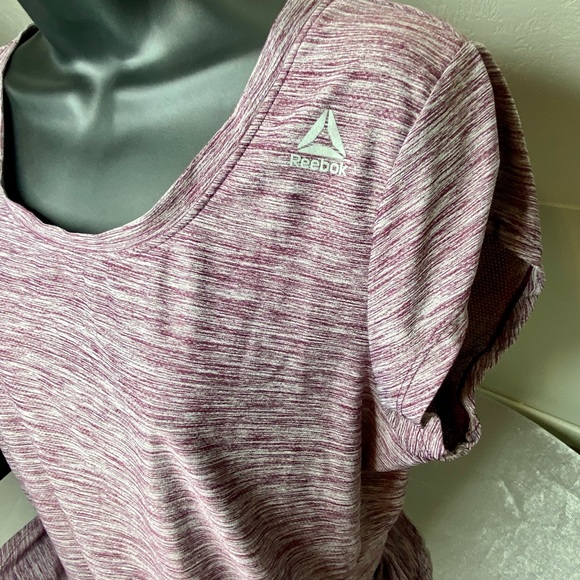 Reebok Pink short sleeve mesh tee. EUC! Size Large - Picture 3 of 6